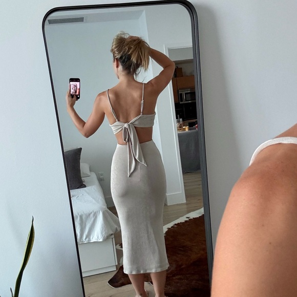 NWT Elegant Beige Cut-Out Dress - Picture 6 of 6